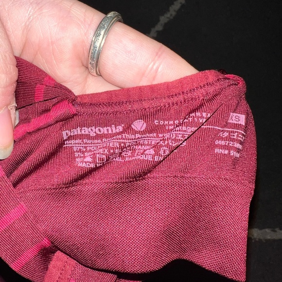 Patagonia Nouli Red Striped Tank Top Slim Fit Built-in Bra Size XS - Picture 3 of 4